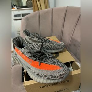 adidas Yeezy Boost 350 V2
Beluga Reflective